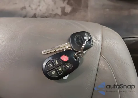 2009 Toyota Sienna Xle from USA, damaged, VIN 5TDZK22C69S238742